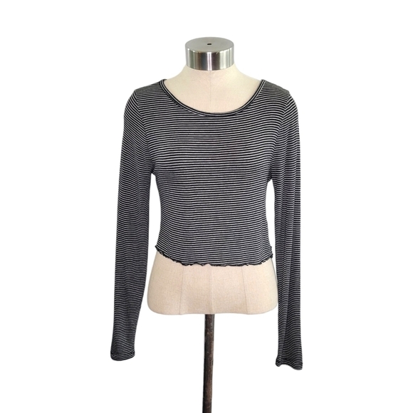 Brandy Melville Black & White Striped Long Sleeve Lettuce Hem Crop Top Fits XS/S - Picture 1 of 10